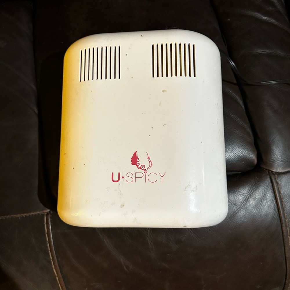 U Spicy UV nail light. Used a few times